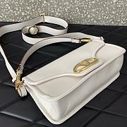 Bagsaaa Valentino Garavani VLogo Signature leather shoulder bag white - 26cm - 2