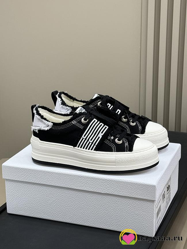 Bagsaaa Walk'n'Dior Platform Sneaker Black and White Fringed Cotton Canvas with Dior Graphique Motif - 1