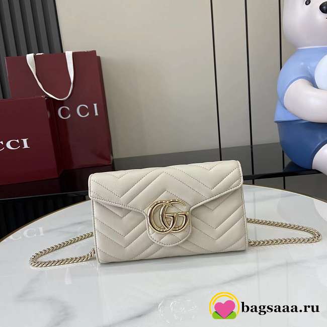 Bagsaaa Gucci GG Marmont wallet on chain ‎837745 white - 19.5cm - 1