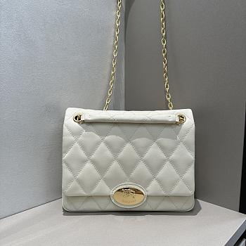 Bagsaaa Burberry Medium Strand Bag​ Cream - 27cm