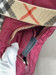 Bagsaaa Burberry Horseshoe Crossbody Bag Cherry red - 23.5cm - 3