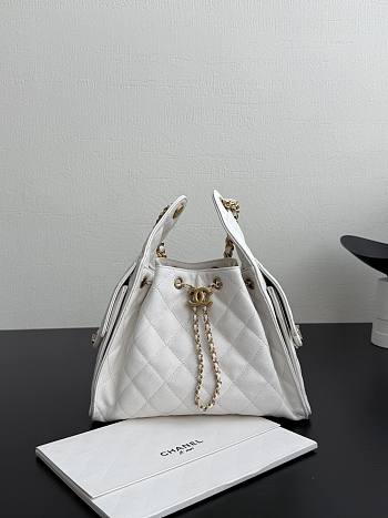 Bagsaaa CHANEL 25 Small Handbag AS5293 white grained - 30cm