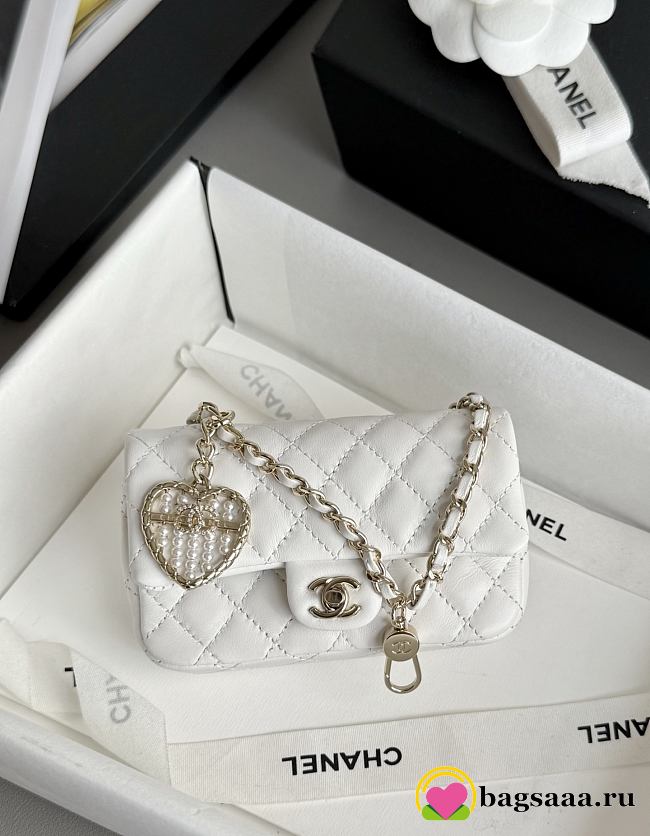 Bagsaaa Chanel Classic Mini Bag with hook AP4760 White - 8 x 12.5 x 5cm - 1