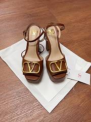 Bagsaaa Valentino Garavani VLogo leather platform sandals brown - 11.5cm - 1