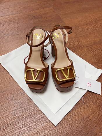 Bagsaaa Valentino Garavani VLogo leather platform sandals brown - 11.5cm