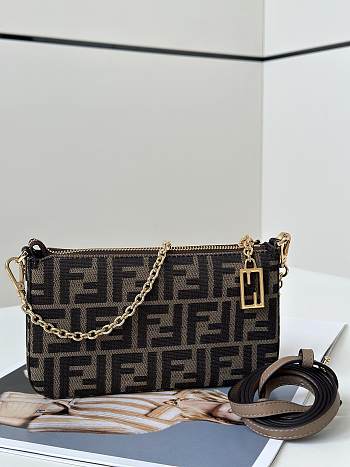 Bagsaaa Fendi Baguette Pouch Brown jacquard FF fabric clutch with chain brown - 20cm