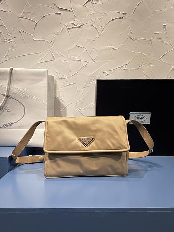 Bagsaaa Prada Traveller small padded Re-Nylon shoulder bag 1BD313 beige - 23cm