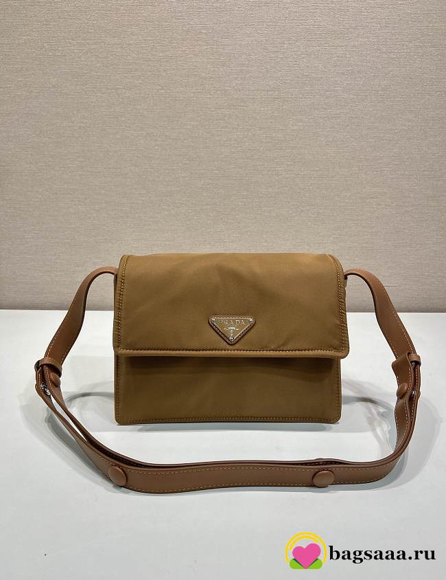Bagsaaa Prada Traveller small padded Re-Nylon shoulder bag 1BD313 brown - 23cm - 1