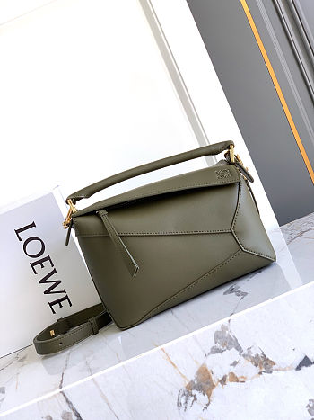 Bagsaaa Loewe Large Puzzle Bag Olive green & gold - 33cm