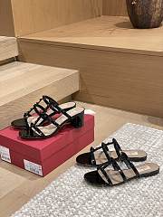 Bagsaaa Valentino Rockstud Black Sandals - 3
