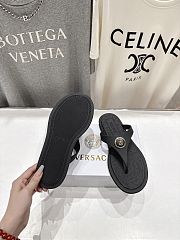 Bagsaaa Versace Alia Rubber Flat Sandals black - 2