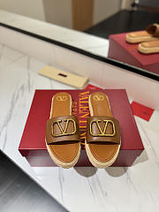 Bagsaaa Valentino Brown Valentino Garavani VLogo Slide Espadrilles - 1