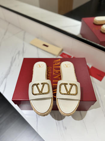 Bagsaaa Valentino White Valentino Garavani VLogo Slide Espadrilles