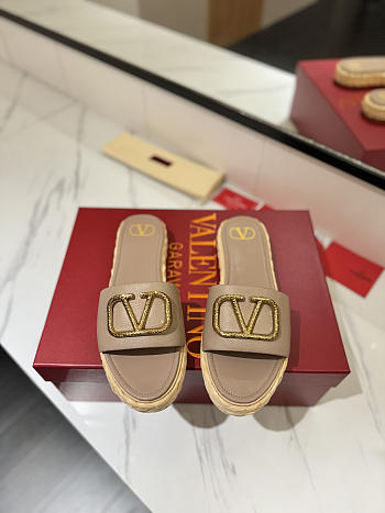Bagsaaa Valentino Garavani VLogo Slide Espadrilles Nude