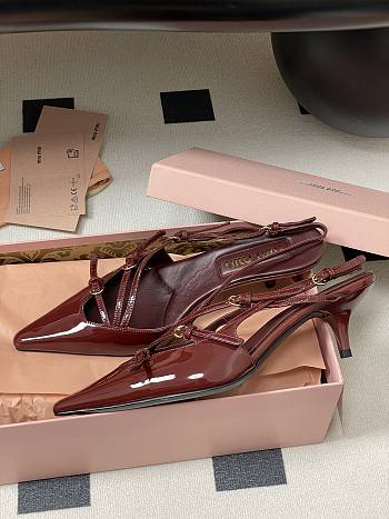 Bagsaaa Miu Miu Patent leather slingbacks with buckles dark red 5.5cm