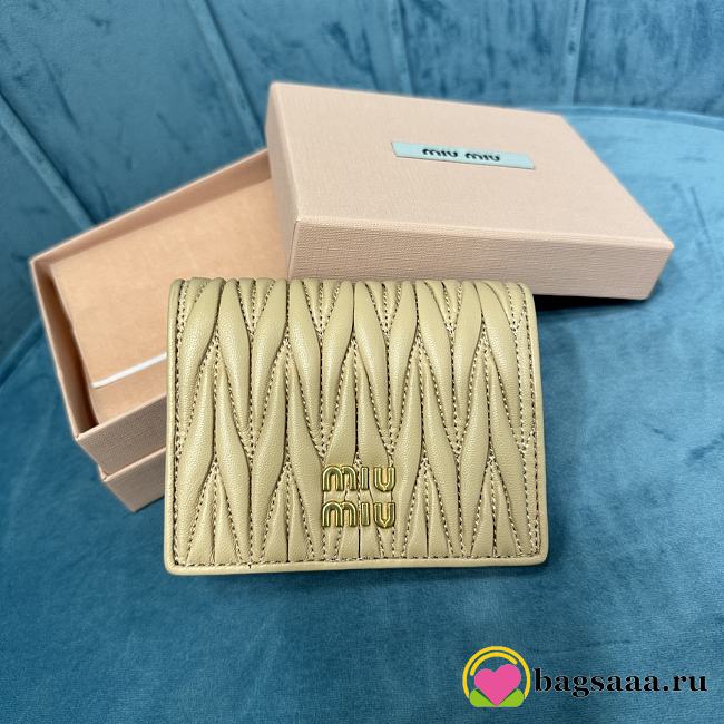 Bagsaaa Miu Miu Matelassé Leather Wallet beige - 11.5cm - 1