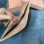 Bagsaaa Miu Miu Matelassé Leather Wallet beige - 11.5cm - 4