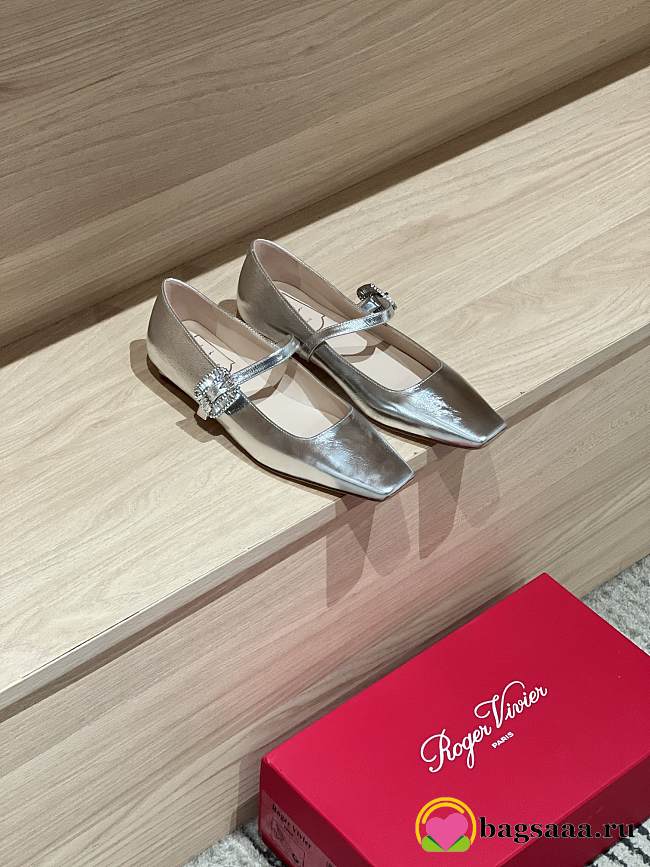 Bagsaaa Roger Vivier Belle Vivier Mary Janes in leather silver - 1