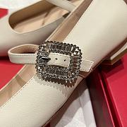 Bagsaaa Roger Vivier Belle Vivier Mary Janes in leather white - 3
