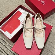 Bagsaaa Roger Vivier Belle Vivier Mary Janes in leather white - 2