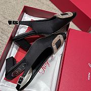 Bagsaaa Roger Vivier Belle Vivier Slingback Pumps in satin black - 4