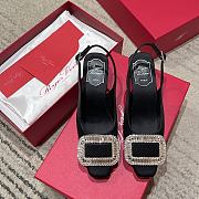 Bagsaaa Roger Vivier Belle Vivier Slingback Pumps in satin black - 2