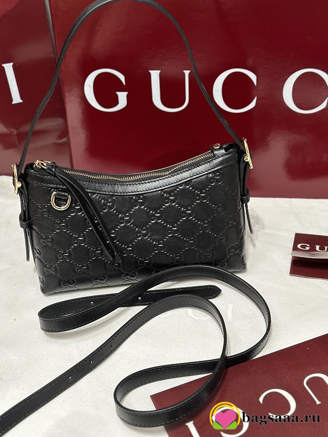 Bagsaaa Gucci GG Emblem small shoulder bag 847450 black - 22cm - 1