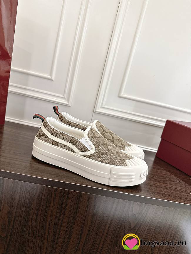 Bagsaaa Gucci Women's slip-on sneaker 836059 beige - 1