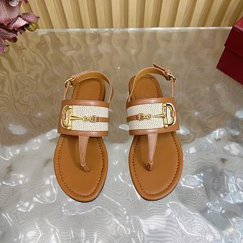 Bagsaaa Gucci Women's thong sandal with Horsebit 834431 brown