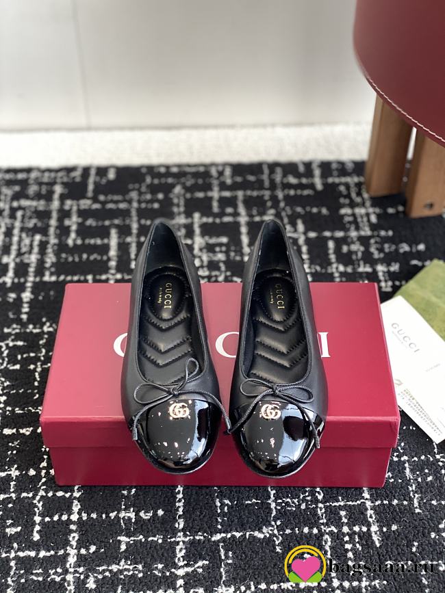 Bagsaaa Gucci Women's ballet flat with Double G 835805 Black - 1