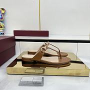 Bagsaaa Gucci Women's thong sandal with Horsebit 816590 brown - 4