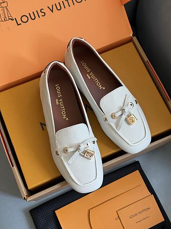 Bagsaaa LV Flore Car Shoe Ecru White
