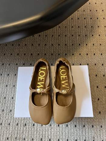 Bagsaaa Loewe Pebble Soft ballerina in nappa lambskin dark beige