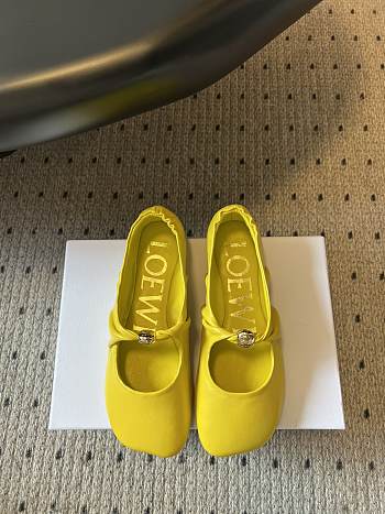 Bagsaaa Loewe Pebble Soft ballerina in nappa lambskin yellow