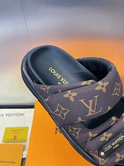 Bagsaaa LV Pool Pillow Flat Comfort Mule Monogram nylon - 4