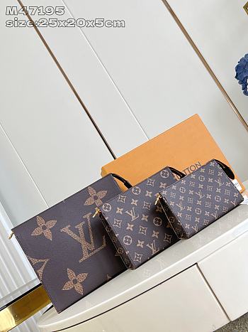 Bagsaaa LV Trio Toilet Pouch Set M47195 Monogram Reverse