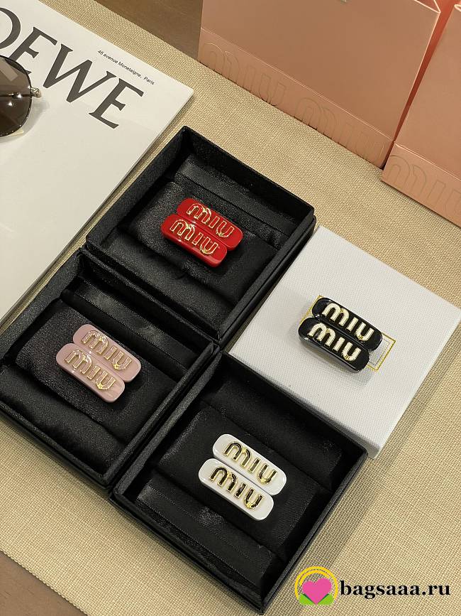 Bagsaaa Miu Miu Enamel Logo Hair Clip Set - 1