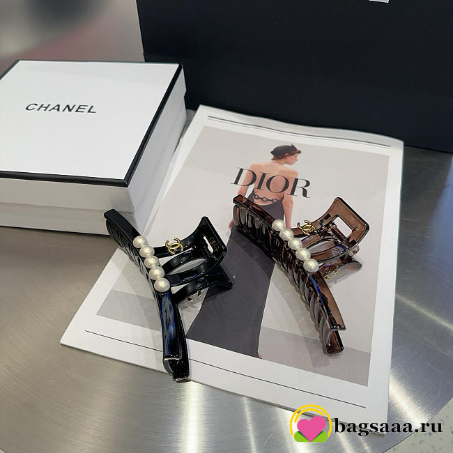 Bagsaaa Chanel 2 hair claw clips - 1