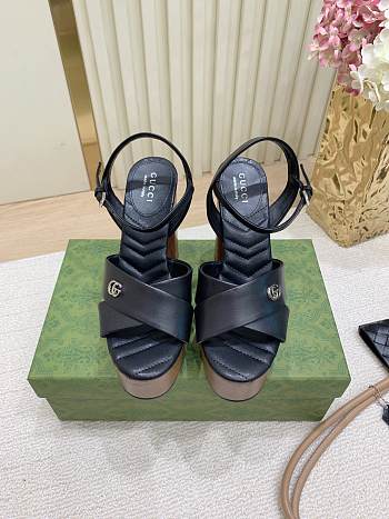 Bagsaaa Gucci Women's platform sandal 835313 Black