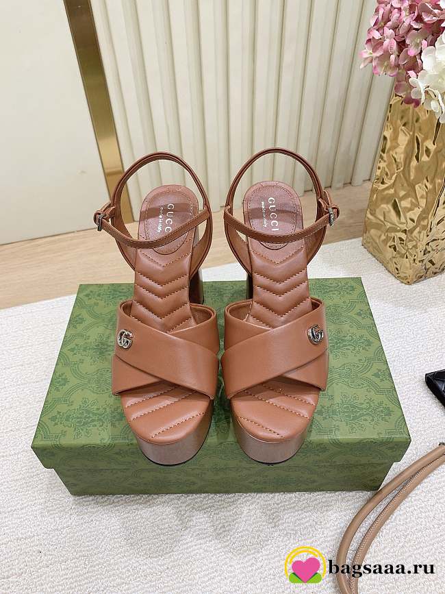 Bagsaaa Gucci Women's platform sandal 835313 Brown - 1