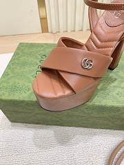 Bagsaaa Gucci Women's platform sandal 835313 Brown - 2