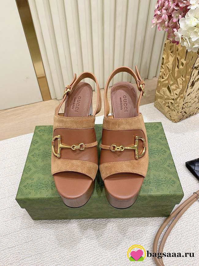 Bagsaaa Gucci Women's platform sandal with Horsebit 834420 brown - 1