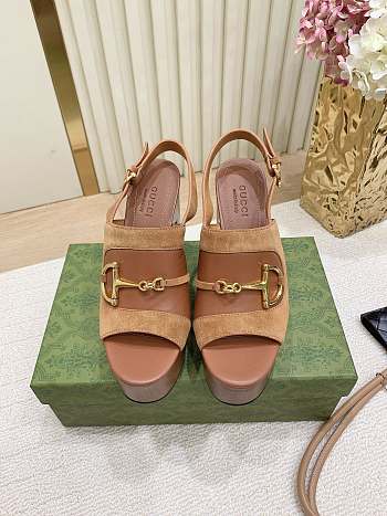 Bagsaaa Gucci Women's platform sandal with Horsebit 834420 brown