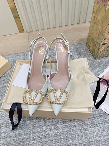 Bagsaaa Valentino Vlogo Signature Slingback Calfskin Pump With Jewel Logo 80Mm ivory