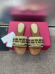 Bagsaaa Valentino Vlogo Signature Slide Sandal With Crochet Embroidery - 1