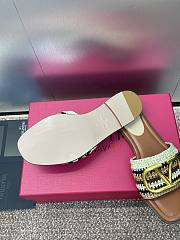 Bagsaaa Valentino Vlogo Signature Slide Sandal With Crochet Embroidery - 4