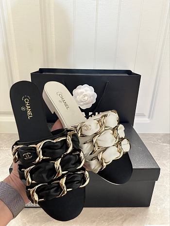Bagsaaa Chanel Mules G46653 Black/White