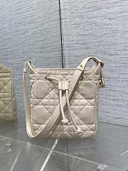 Bagsaaa Dior Small D-Motion Bag Latte Macrocannage Lambskin - 19.5cm - 1
