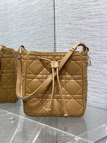 Bagsaaa Dior Medium D-Motion Bag Light Gold-Tone Macrocannage Lambskin - 24cm