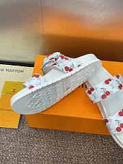 Bagsaaa LV x TM Bom Dia Flat Comfort Mule Monogram cherry white - 2